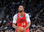 半岛体育课程-马刺队员展现出色表现，助球队获得胜利的简单介绍