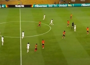 半岛体育官网-巴萨风光！梅西率队击败切尔西晋级