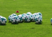 半岛体育官方-美因茨在主场大获胜利，信心满满，美因茨队