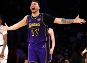 半岛体育登录入口-快船不敌湖人，卢克-肖表现优秀带队获胜