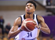 半岛体育活动-西珲球队火热表现，冲击联赛冠军实力不容小觑