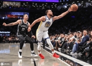 半岛体育电竞-勇士主场取胜篮网，库里砍27分