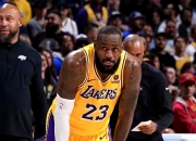 半岛体育vip注册-雄鹿不敌湖人，詹姆斯狂砍33分的简单介绍