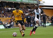 半岛体育在线-包含西汉姆联遭遇两连败，保级形势堪忧的词条