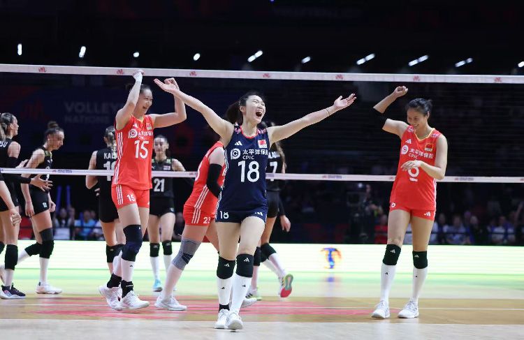 包含土耳其国家队在比赛中取得胜利，晋级下一轮的词条