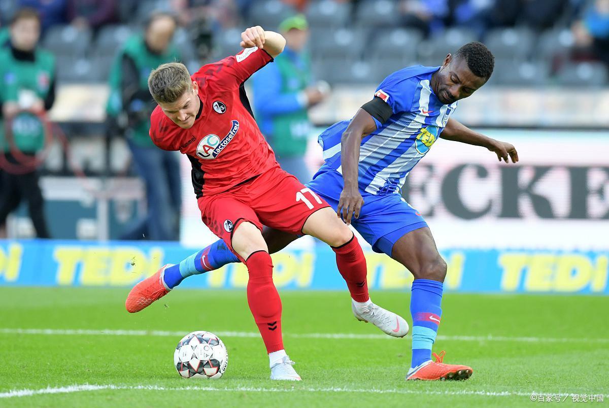 柏林赫塔在比赛中展现出色的球技