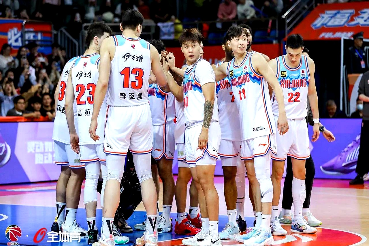 新疆队全力备战关键比赛，全队士气高涨的简单介绍