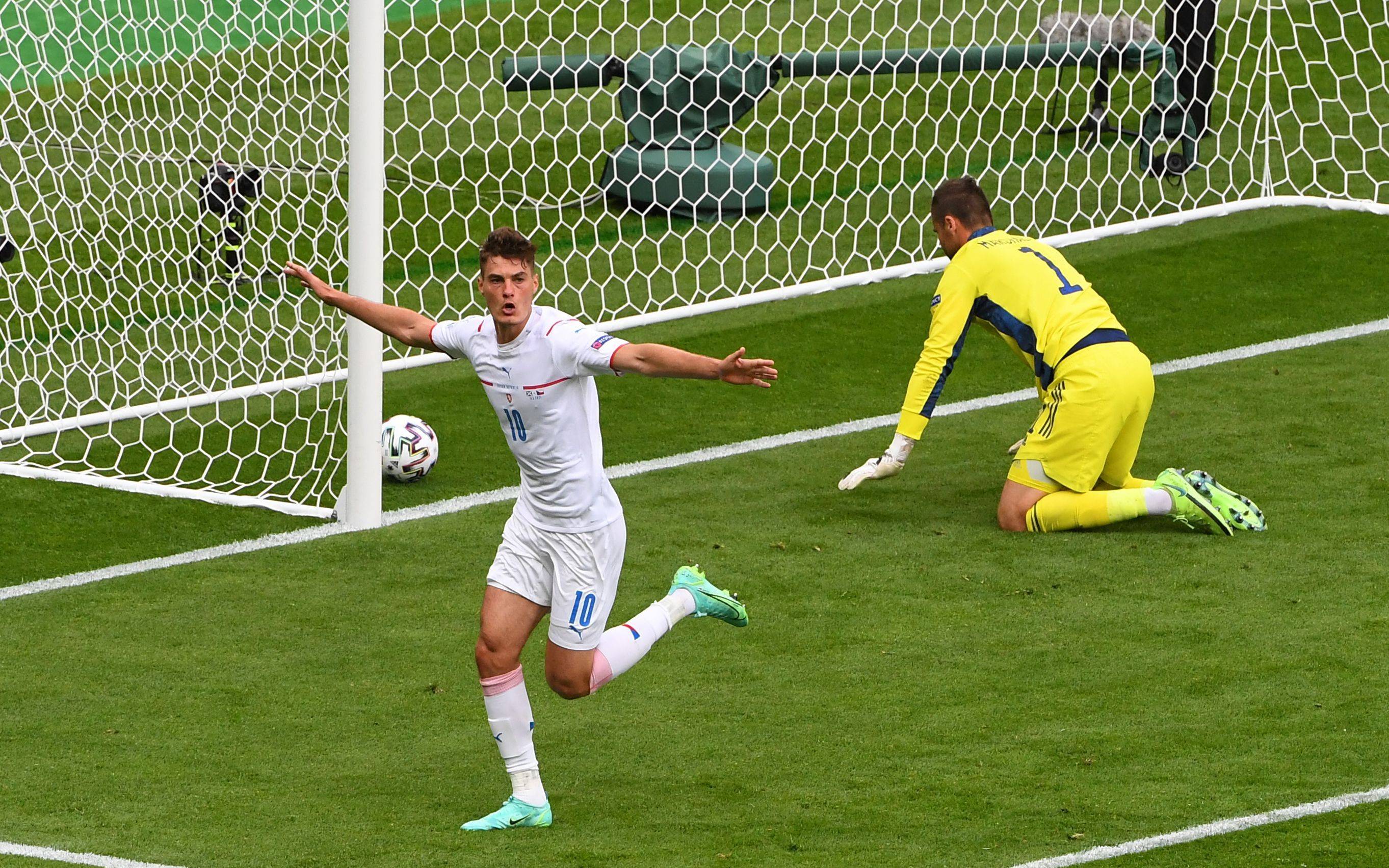 拜仁慕尼黑边锋火力全开，攻破对手防线的简单介绍