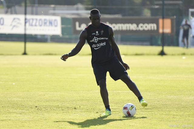 包含尼姆主场失利：法甲升降级悬念再次加剧的词条