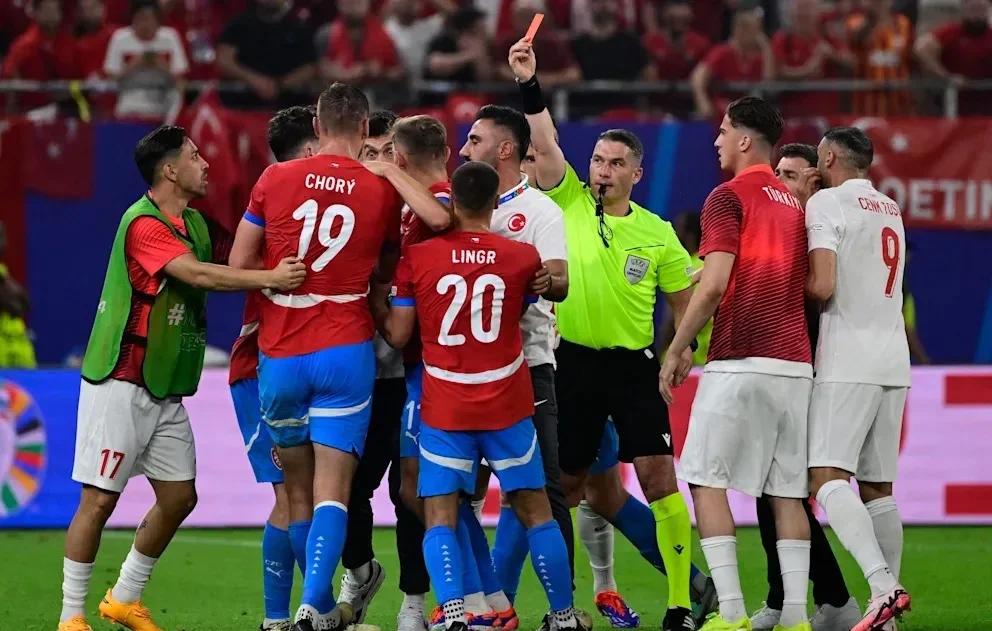 捷克排球队神奇逆袭，晋级半决赛