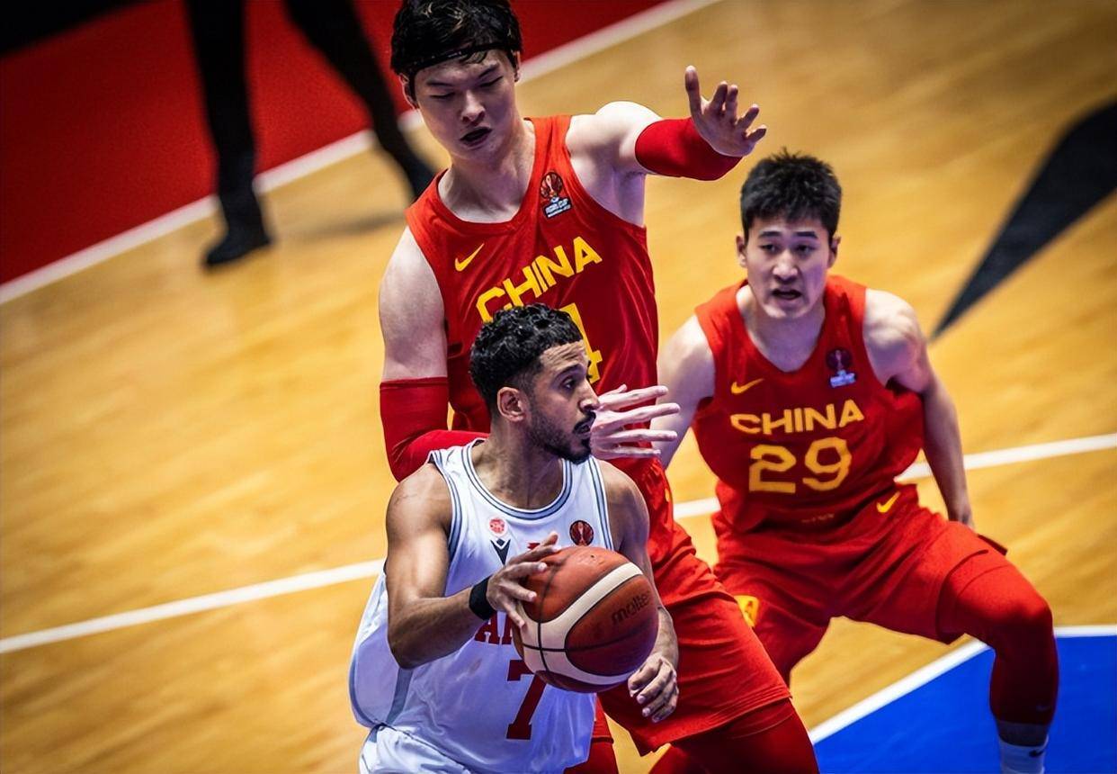 亚洲杯篮球赛火热进行，东道主队表现抢眼的简单介绍