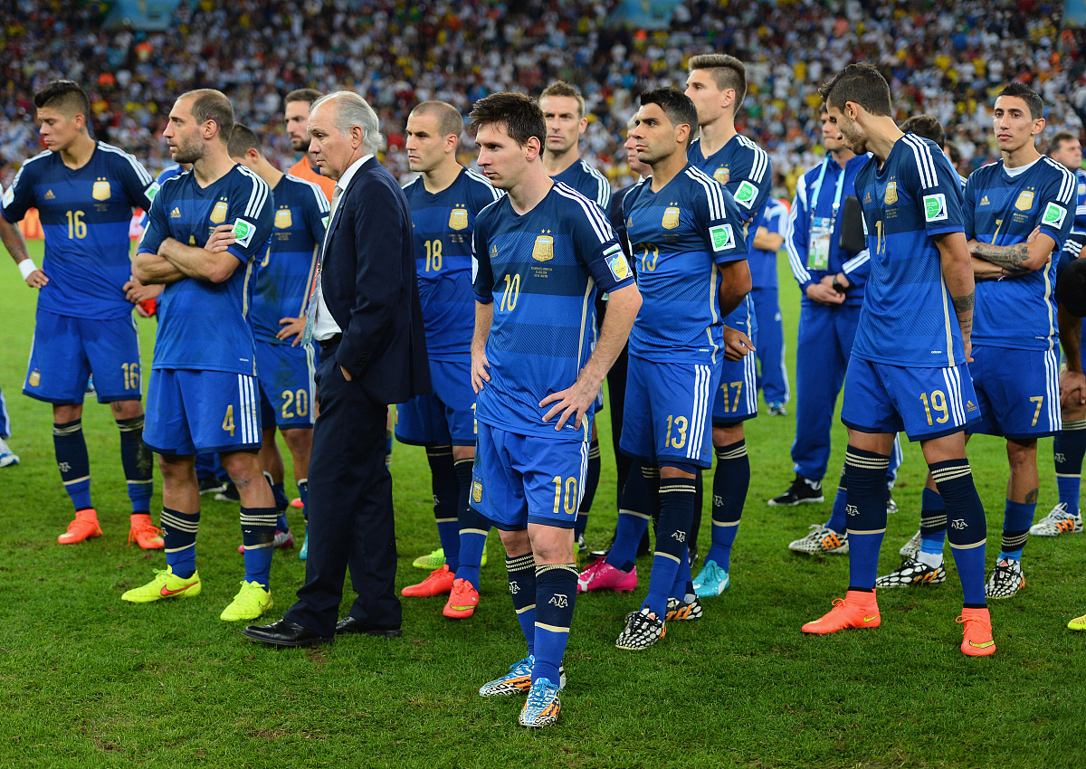 包含曼城防守稳固，领先优势巩固的词条