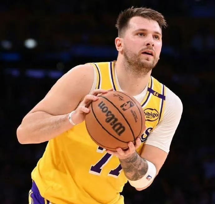 包含鱼腩赛程改动后球队备战艰辛的词条