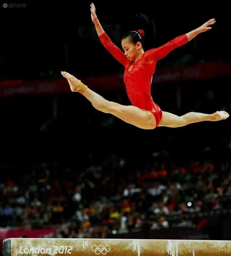美丽飞跃!巴西选手摘得体操金牌 美丽飞跃!巴西选手摘得体操金牌