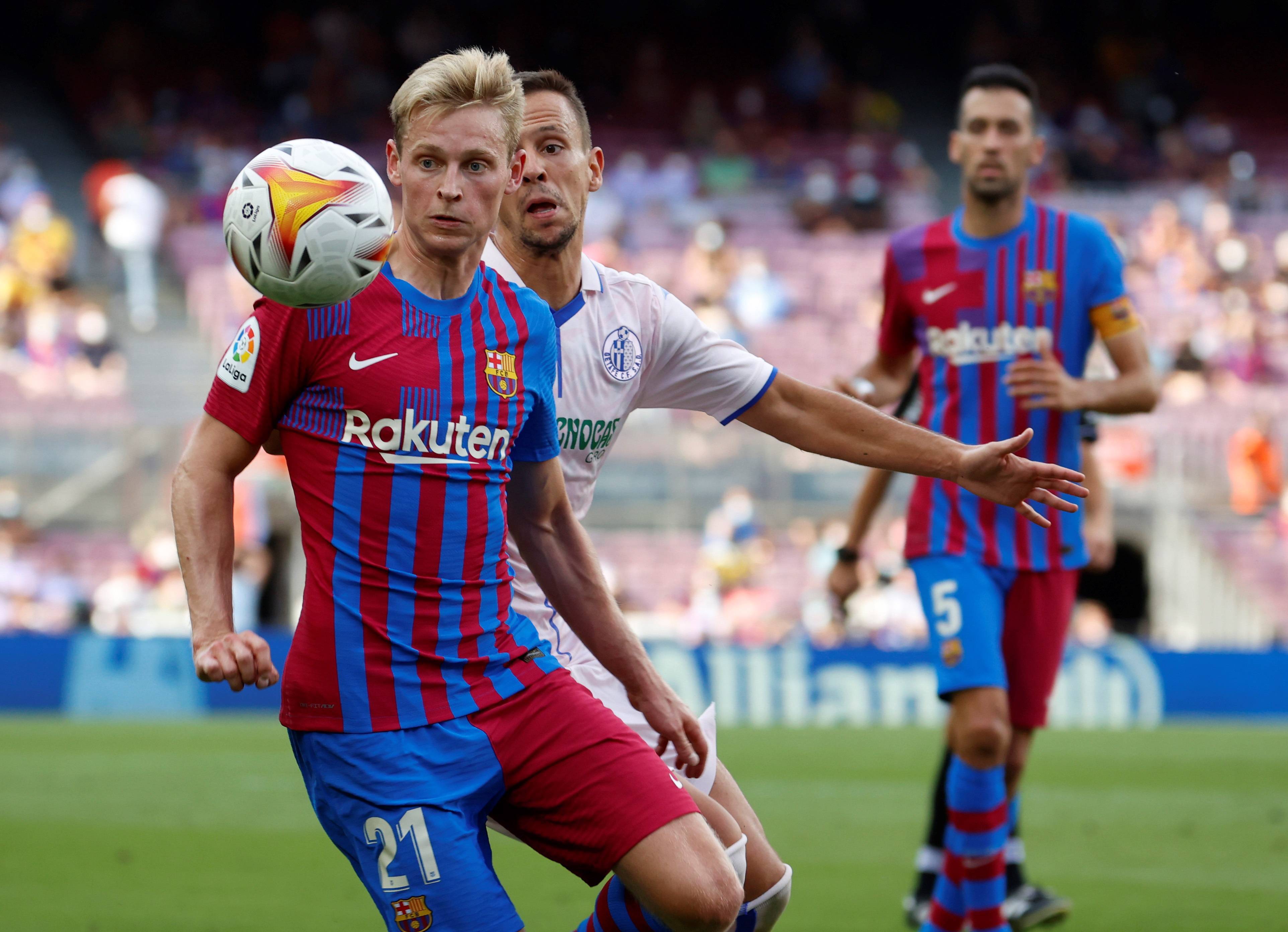 包含西甲联赛推迟开赛，球迷哀叹“足球荒”难熬的词条