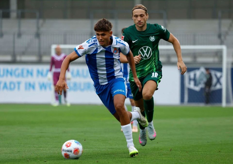 狼堡球员获选当地年度最佳，展现球队实力的简单介绍