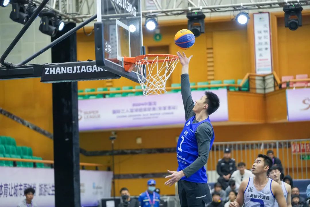 关于中国篮球超级联赛收官冠军球队站上历史巅峰的信息