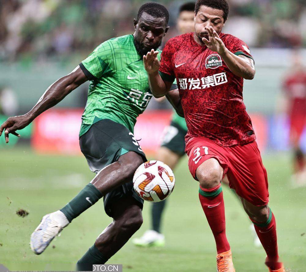 北京国安主场取胜，球迷们欢呼雀跃的简单介绍