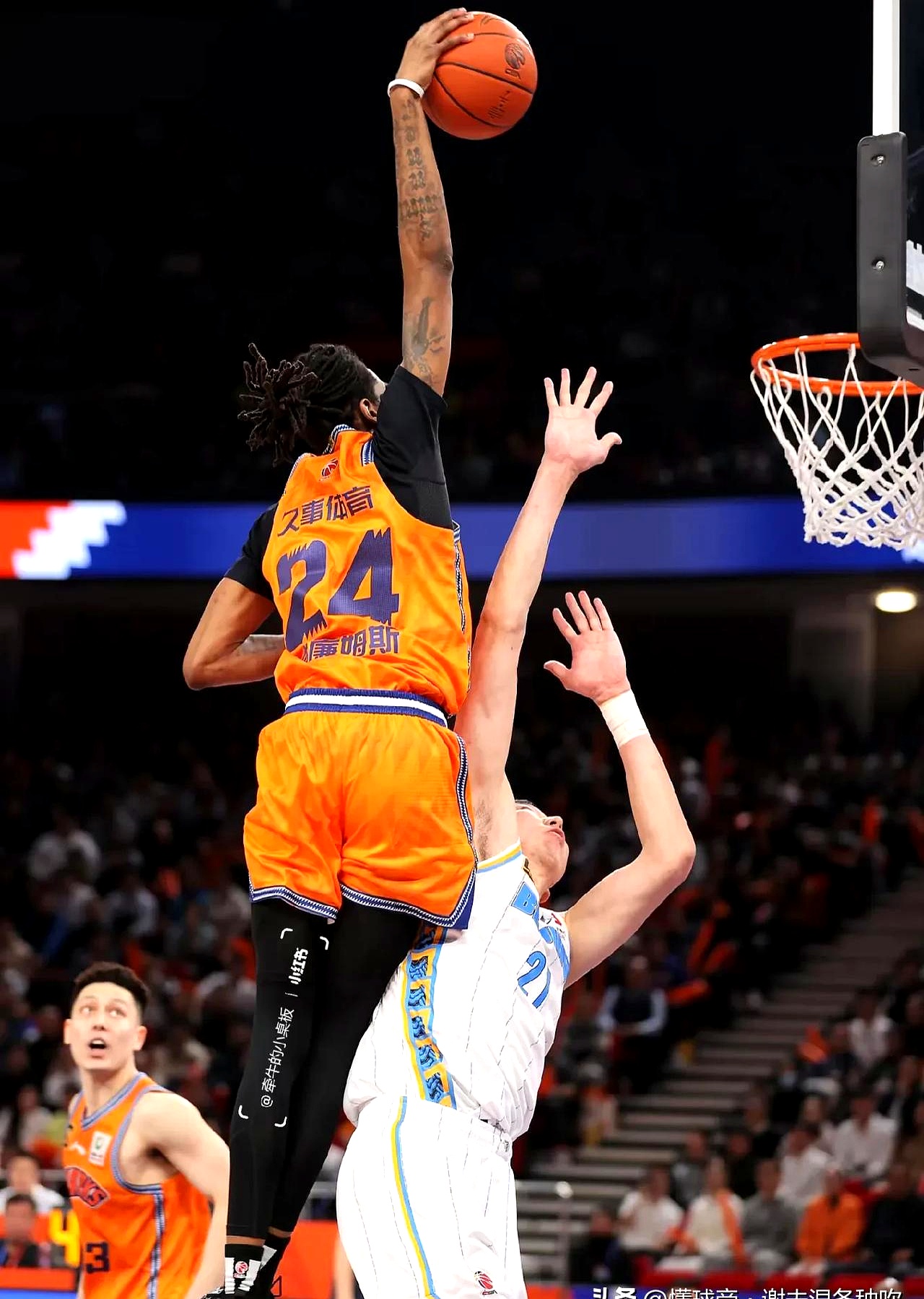 包含独行侠下一轮将对抗爵士，小乔丹期待一决胜负的词条