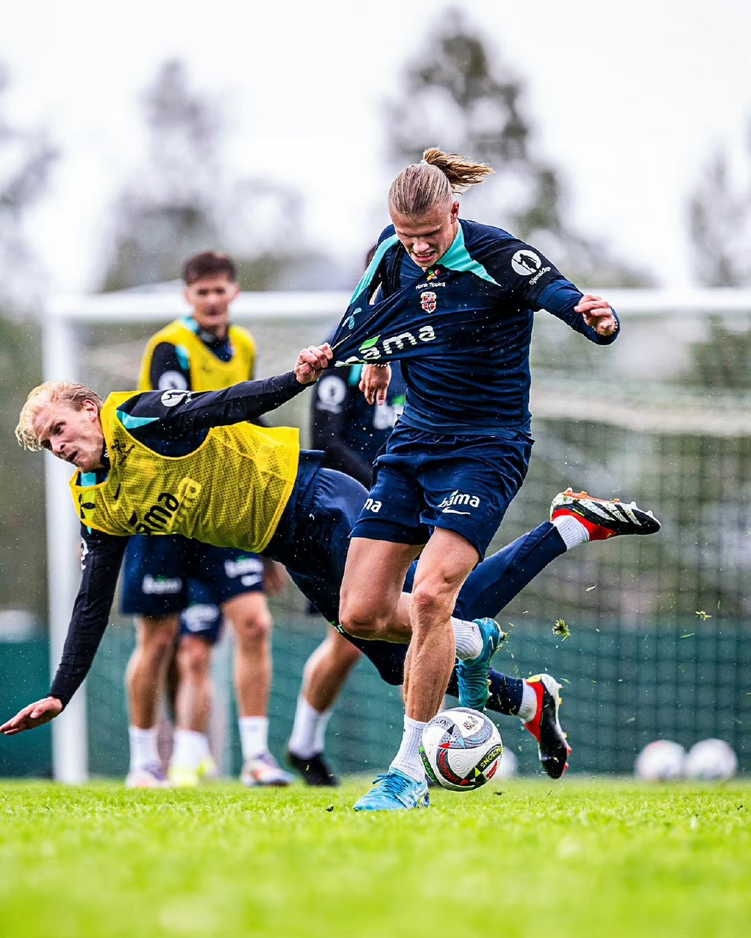 欧国联比赛惊险一幕:球场上的风云变幻的简单介绍 欧国联比赛惊险一幕:球场上的风云变幻的简单介绍