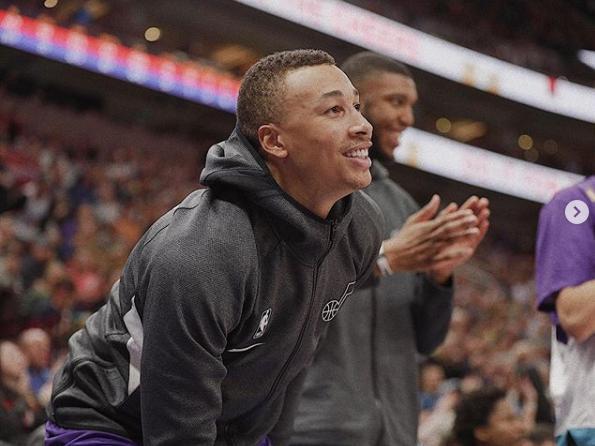 西部第一黑马逆袭，国王逼平雄鹿创意想不到胜利