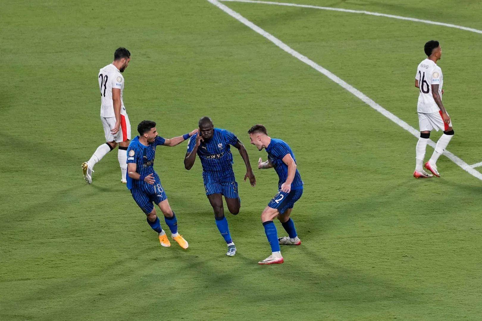 强队鏖战展现实力,胜出者将占据优势的简单介绍 强队鏖战展现实力,胜出者将占据优势的简单介绍